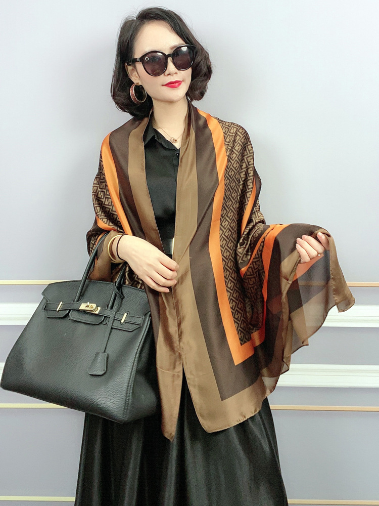 丝巾女夏季薄百搭女士仿真丝丽锦缎长款两用围巾空调披肩出游防晒