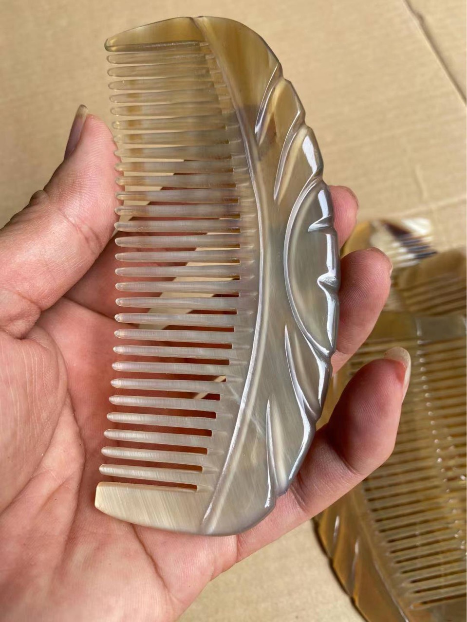 天然牛角梳正品耗牛角半月梳子按摩经络梳防静电大小号发梳礼物