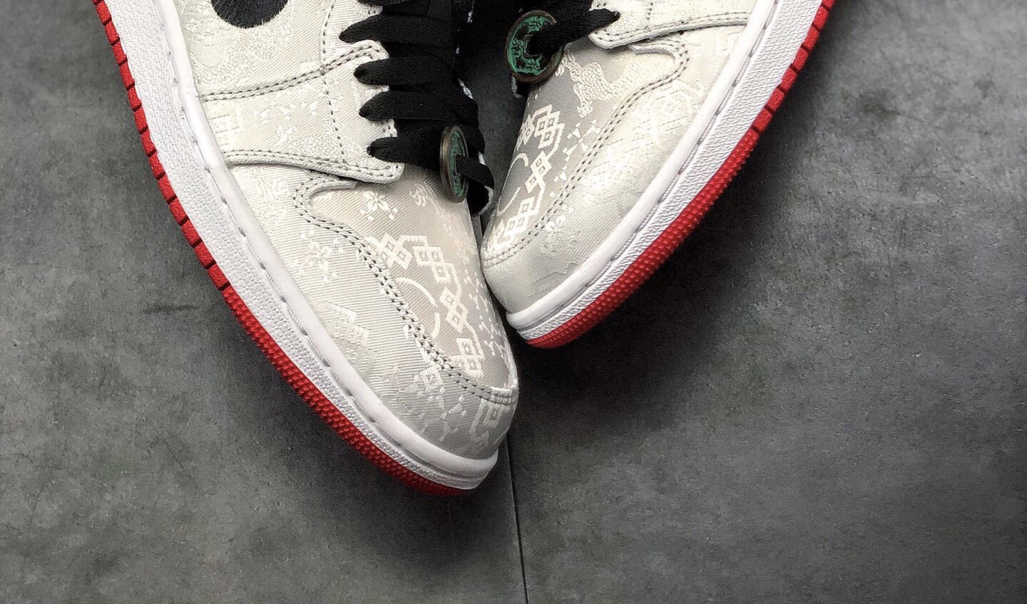 aj1白丝绸壁纸图片