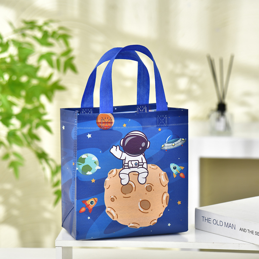 Party Candy Gift Bag Cartoon Non-Woven Cloth Bag Astronaut Packaging Bag Shopping Bag Wholesale Gift Bag