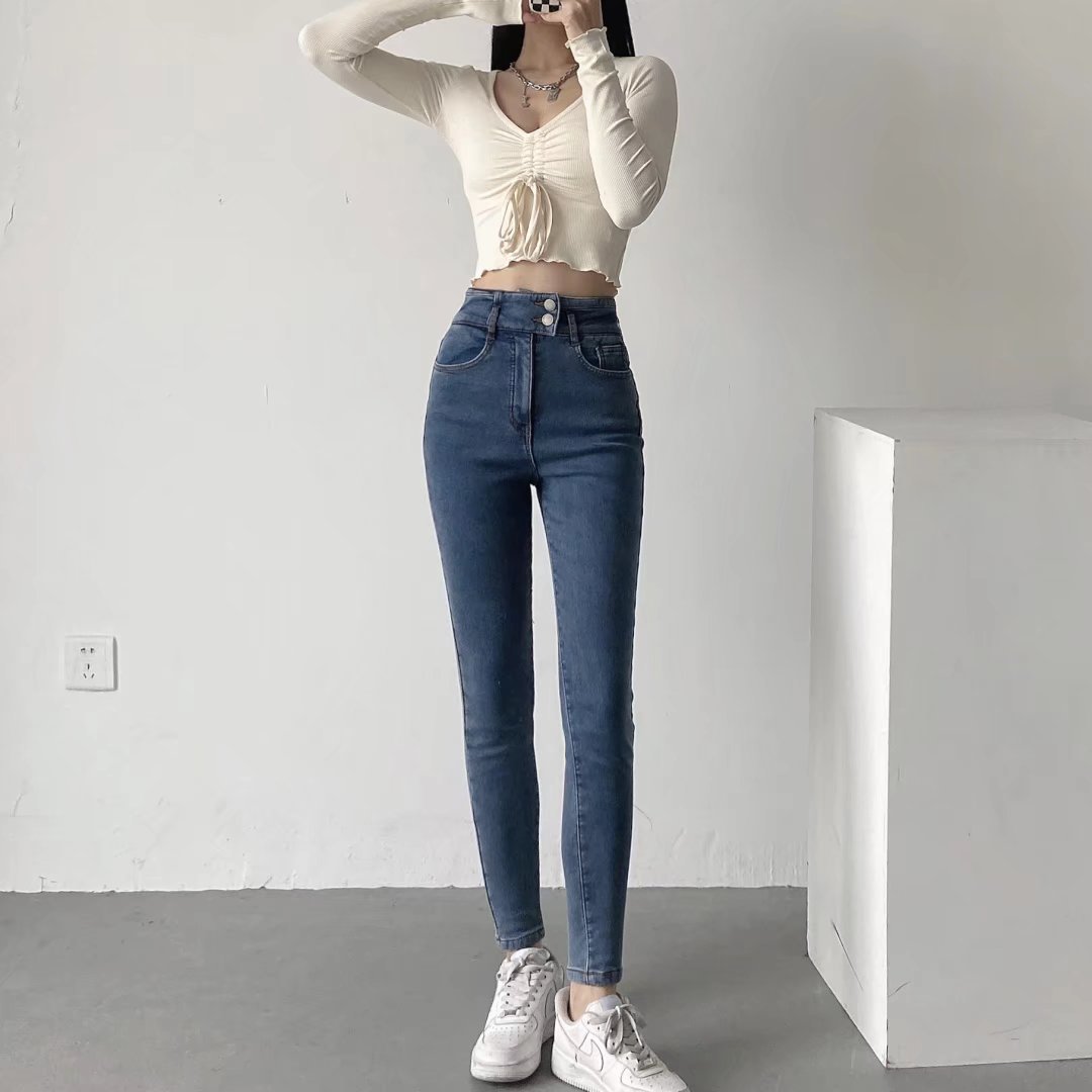 双扣高腰加绒加厚牛仔裤女秋冬新款ins修身后背v字紧身弹力小脚裤