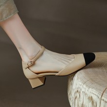 法式小香风包头凉鞋女2022年夏季新款一字扣带拼色粗跟中高跟鞋子
