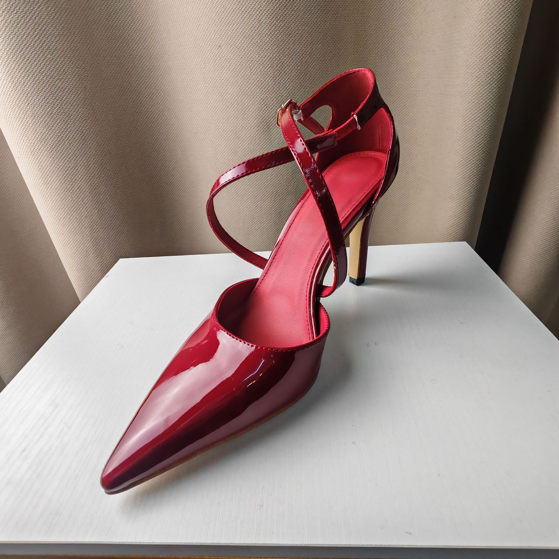 2024速卖通爆款尖头红色高跟鞋女新款夏季中空绑带高跟凉鞋女款
