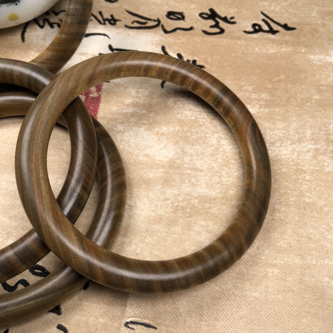 批发阿根廷绿檀木手镯子老料檀木女款贵妃镯红木首饰送女友送妈妈