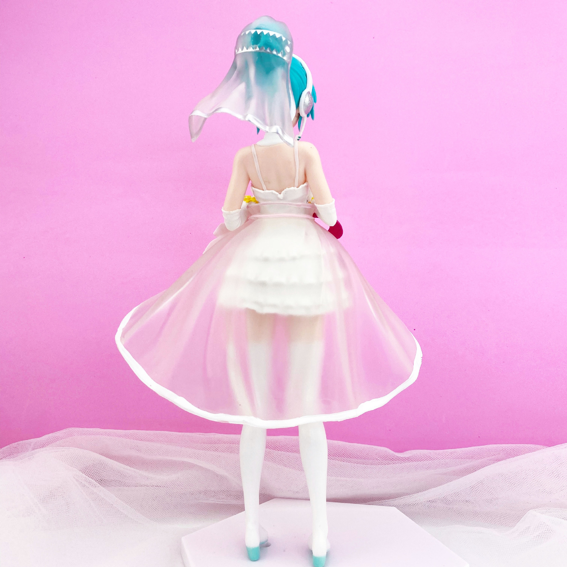 大号婚纱初音miku婚纱礼服新娘初音未来手办模型公仔蛋糕装饰摆件