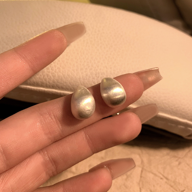 Frosted Gold Brushed Bean-Shaped Stud Earrings Female 2024 New Popular Water Drop Earrings Autumn and Winter High-Grade Light Luxury Ear Rings