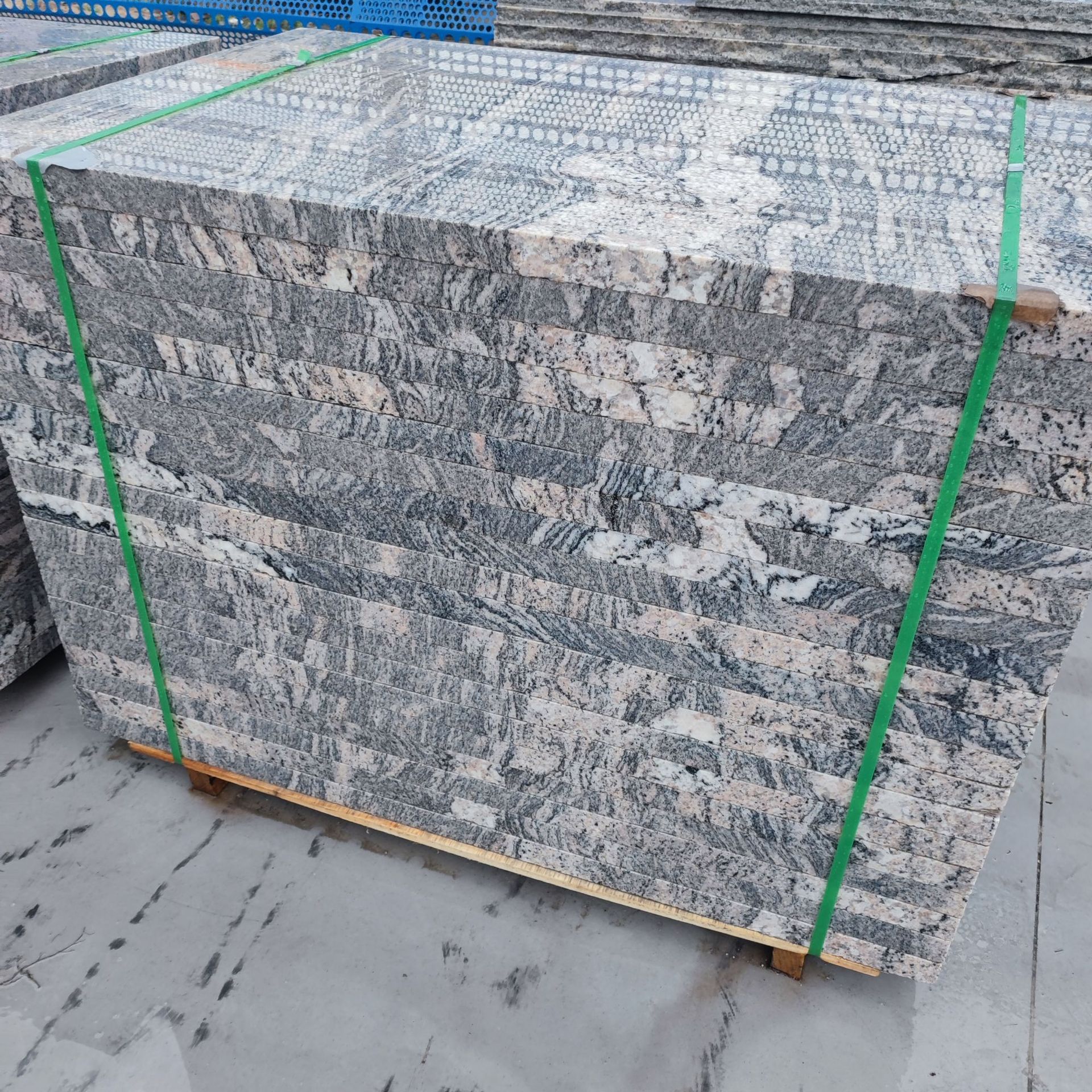 花岗岩芝大漠流金带纹路火烧板荔枝面广场路沿石庭院地铺砖大理石