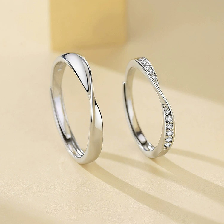 轻奢小众设计时尚莫比乌斯环情侣对戒镶钻锆石开口戒指女节日礼物