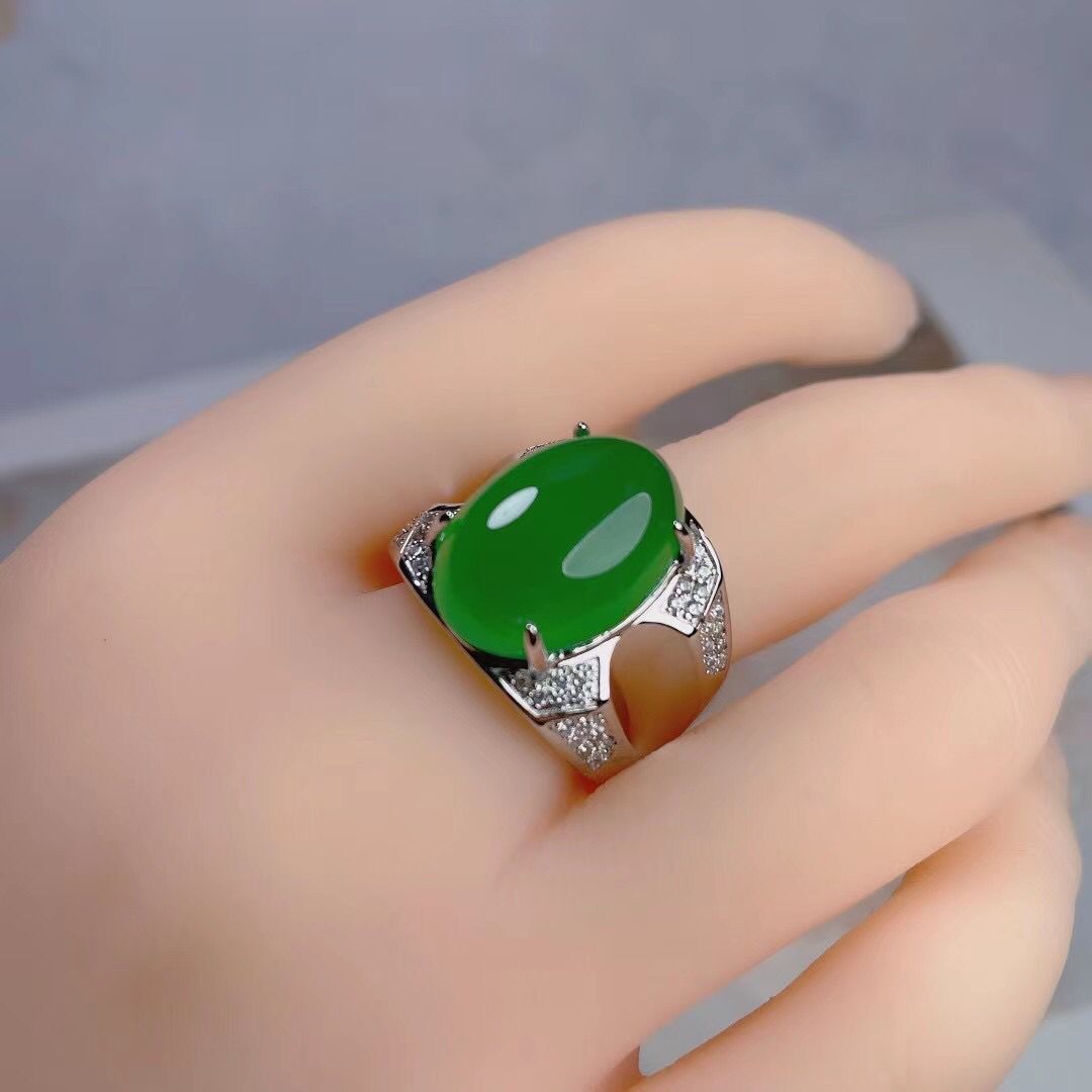 厂家批发 高冰绿玉髓925镀银镶嵌大气男款戒指绿玛瑙玉石戒指饰品