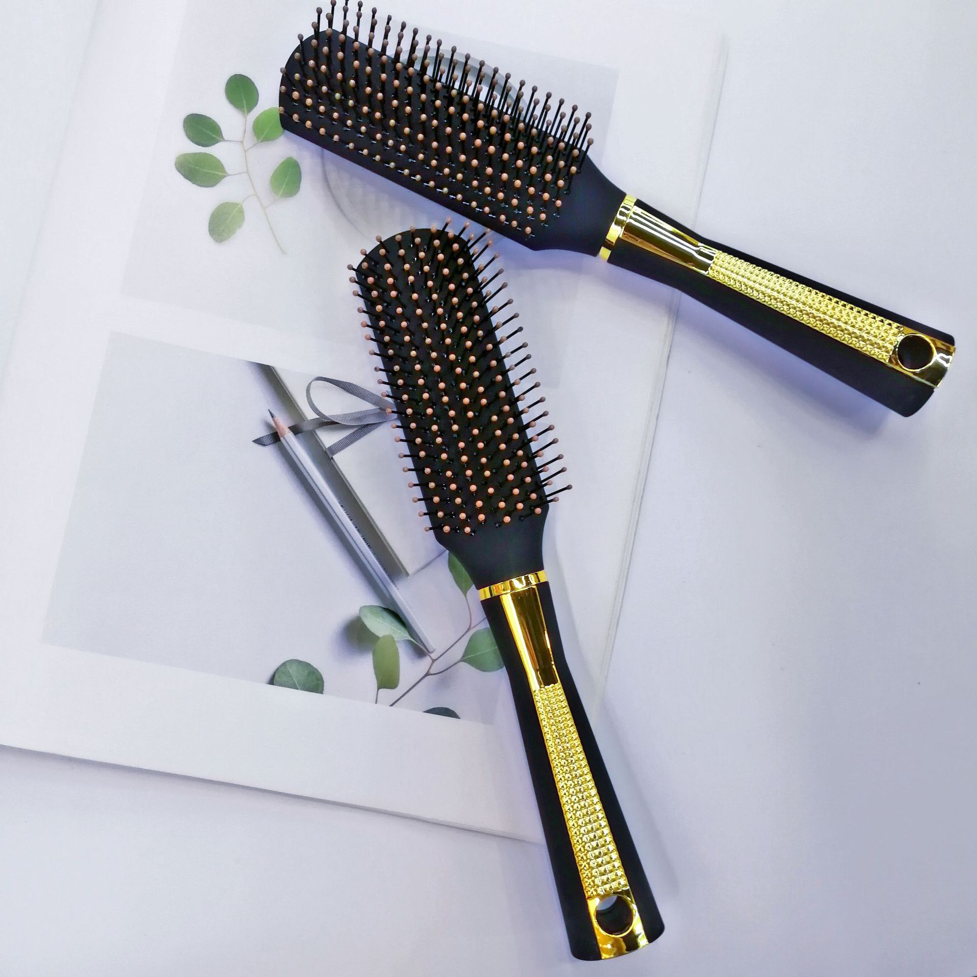 黑色手感漆内扣排骨造型梳 吹风直发专用造型梳子