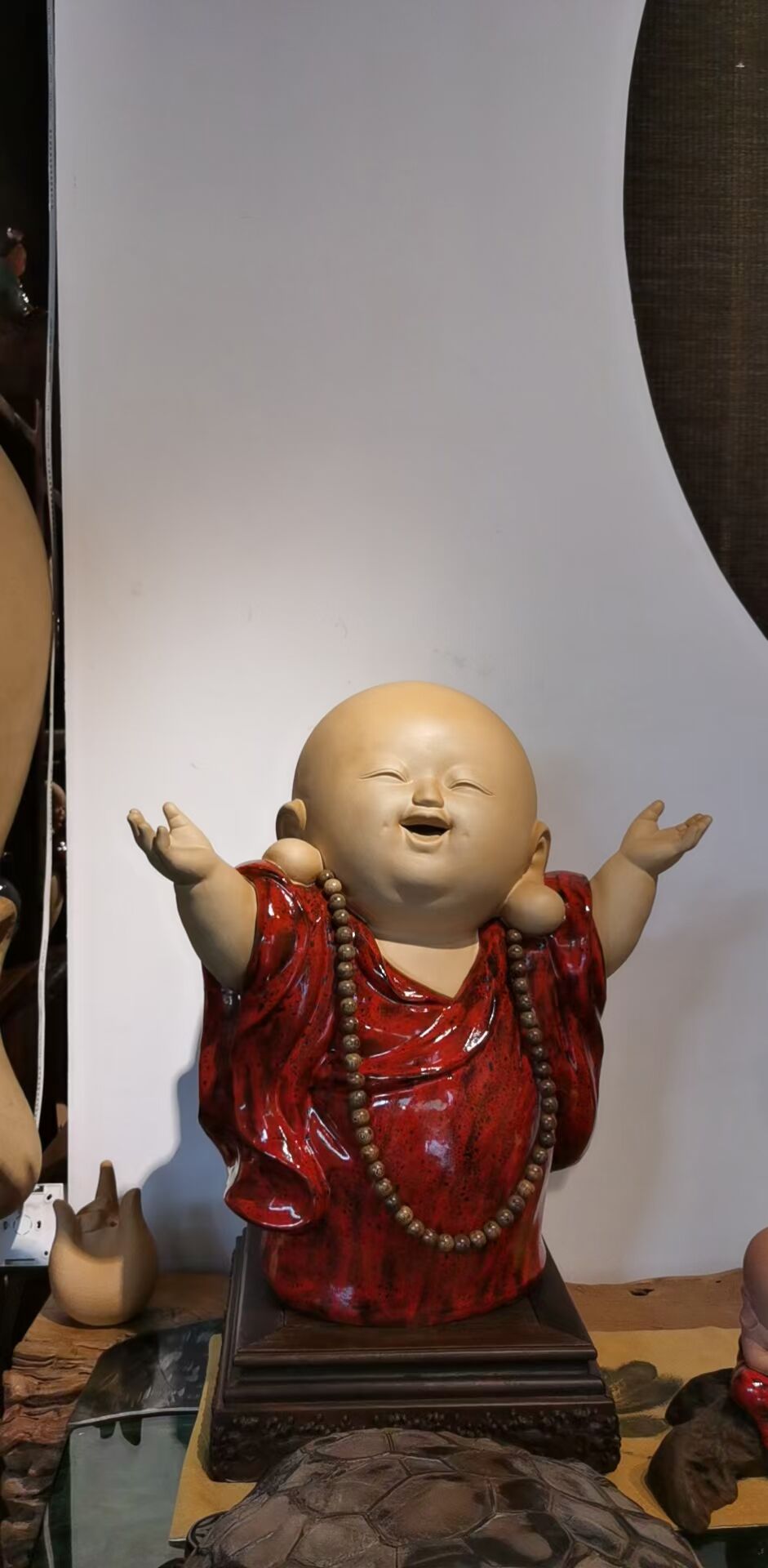 弥勒佛红衣沙弥欢天喜地石湾陶瓷公仔摆件中式禅意佛像家居