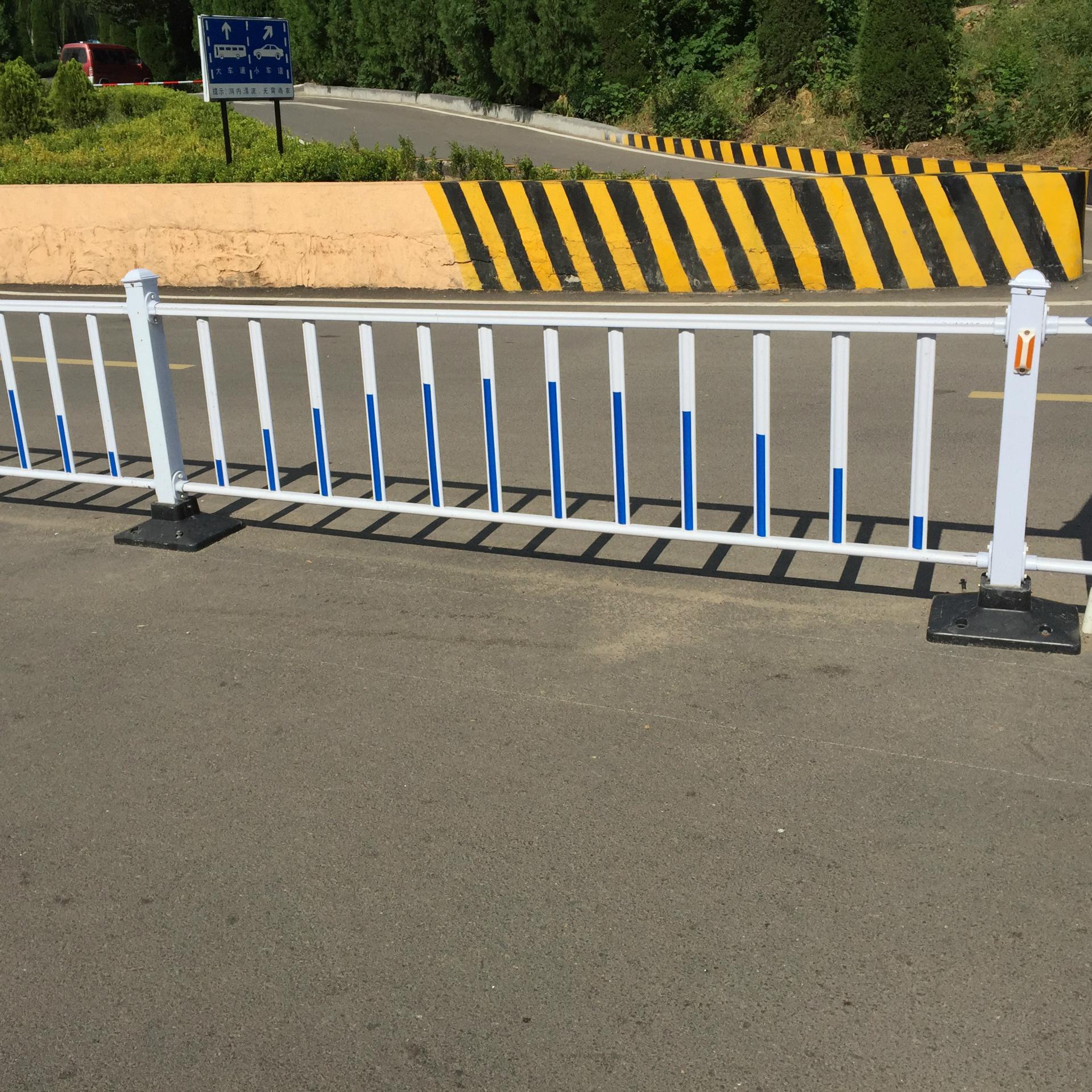 人行道栏杆高度