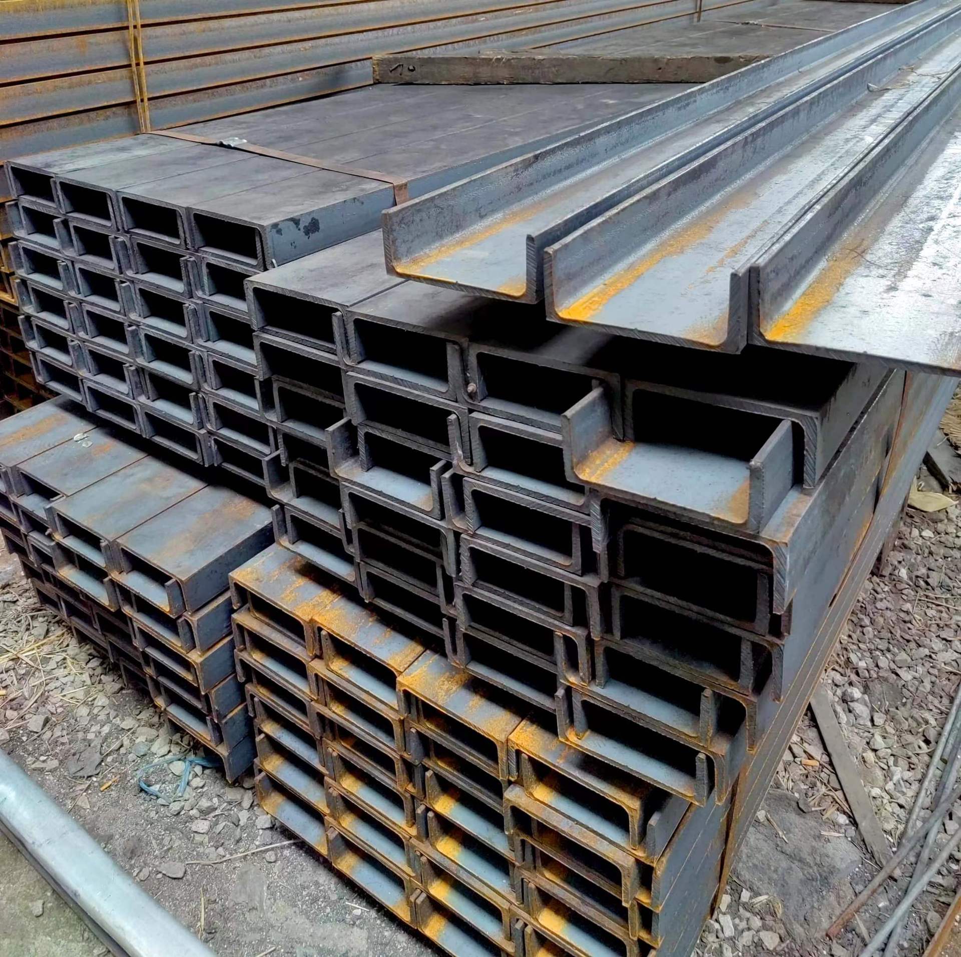 0成交0吨现货q355低合金槽钢25a黑铁u型槽铁25c25b桥梁用焊接打眼量大