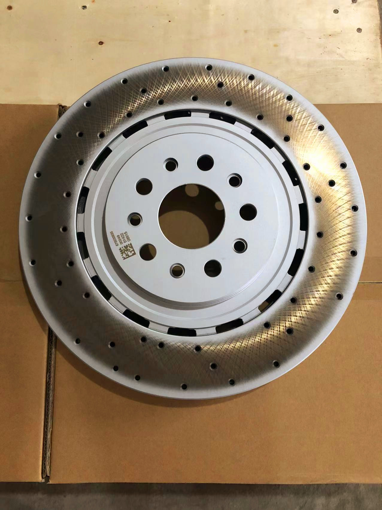 670030935适用于玛莎拉蒂ghibli iii前轮刹车盘性能升级高品质