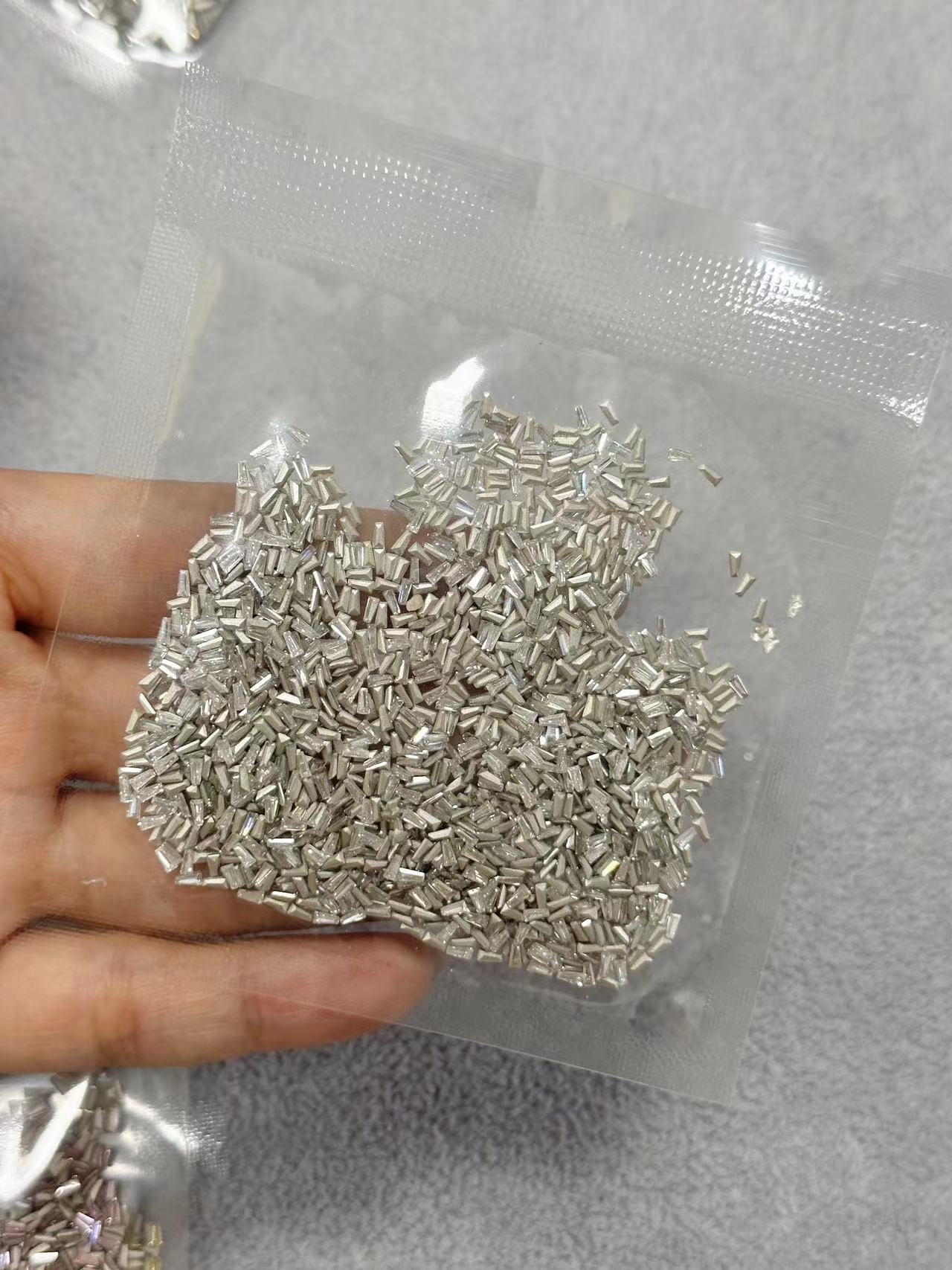 Mini Zircon 1*1.5 * 3mm Trapezoidal White Mixed Color Decoration Zircon Plated Bottom Manicure Jewelry Factory Wholesale