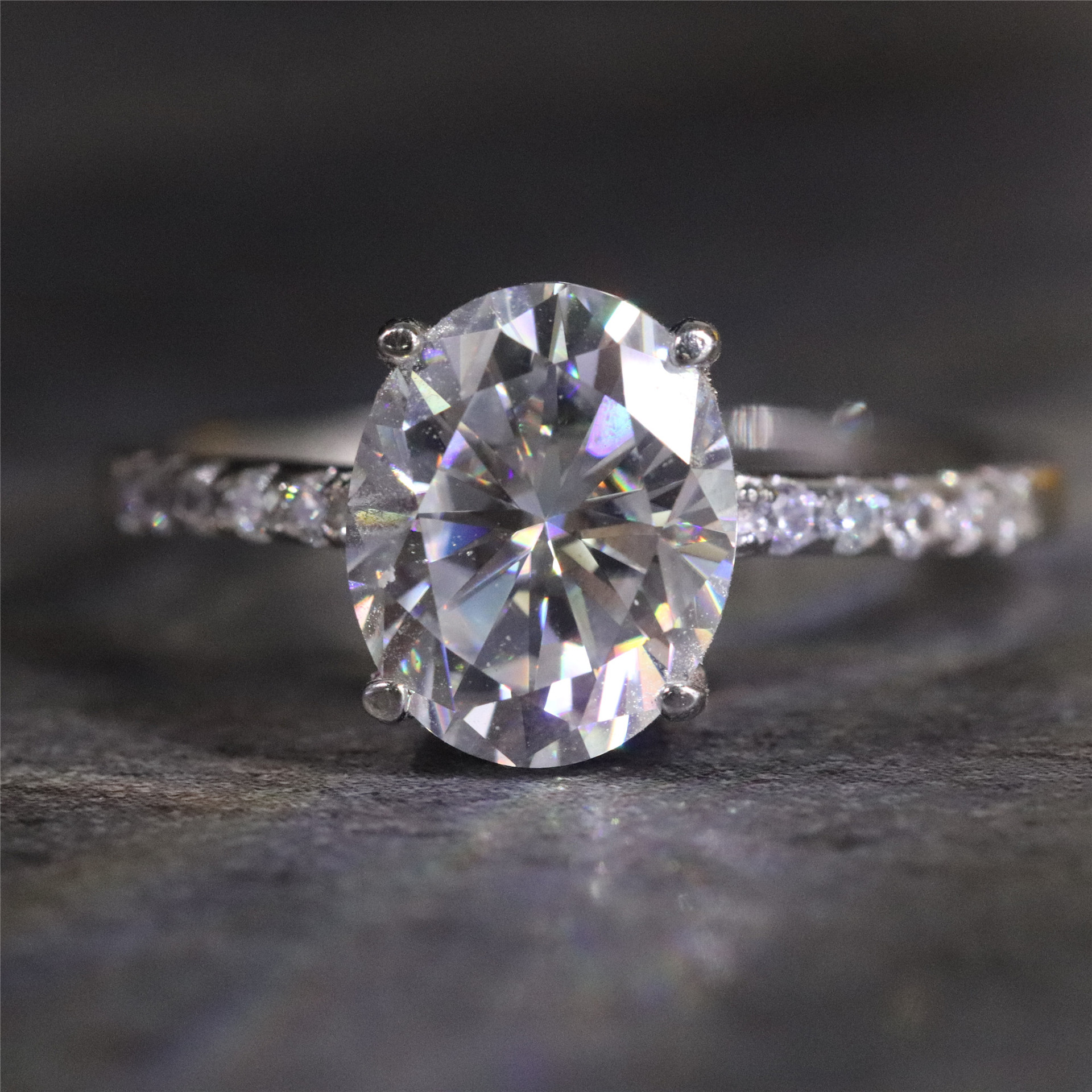 鸽子蛋3克拉大钻戒女18k铂金椭圆形莫桑石纯银仿真钻豪华结婚戒指