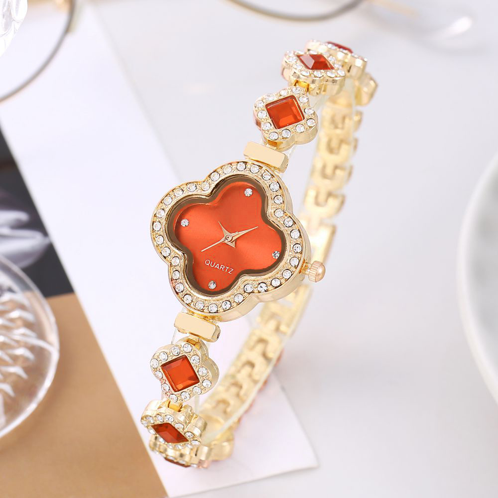 Cross-Border Live Broadcast Female Student Watch Four-Leaf Clover Diamond Ins College Style Temperament Small Dial Ornamental Bracelet Ornament