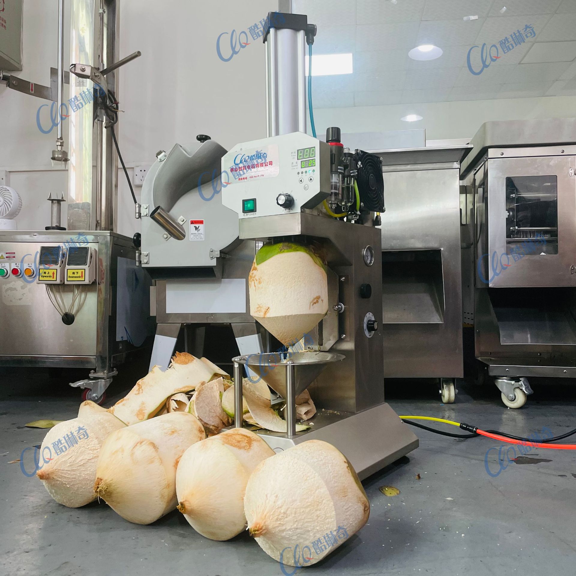 *海口热带雨林台式椰子削皮机 老嫩椰子剥皮机电动台式刨皮机设备