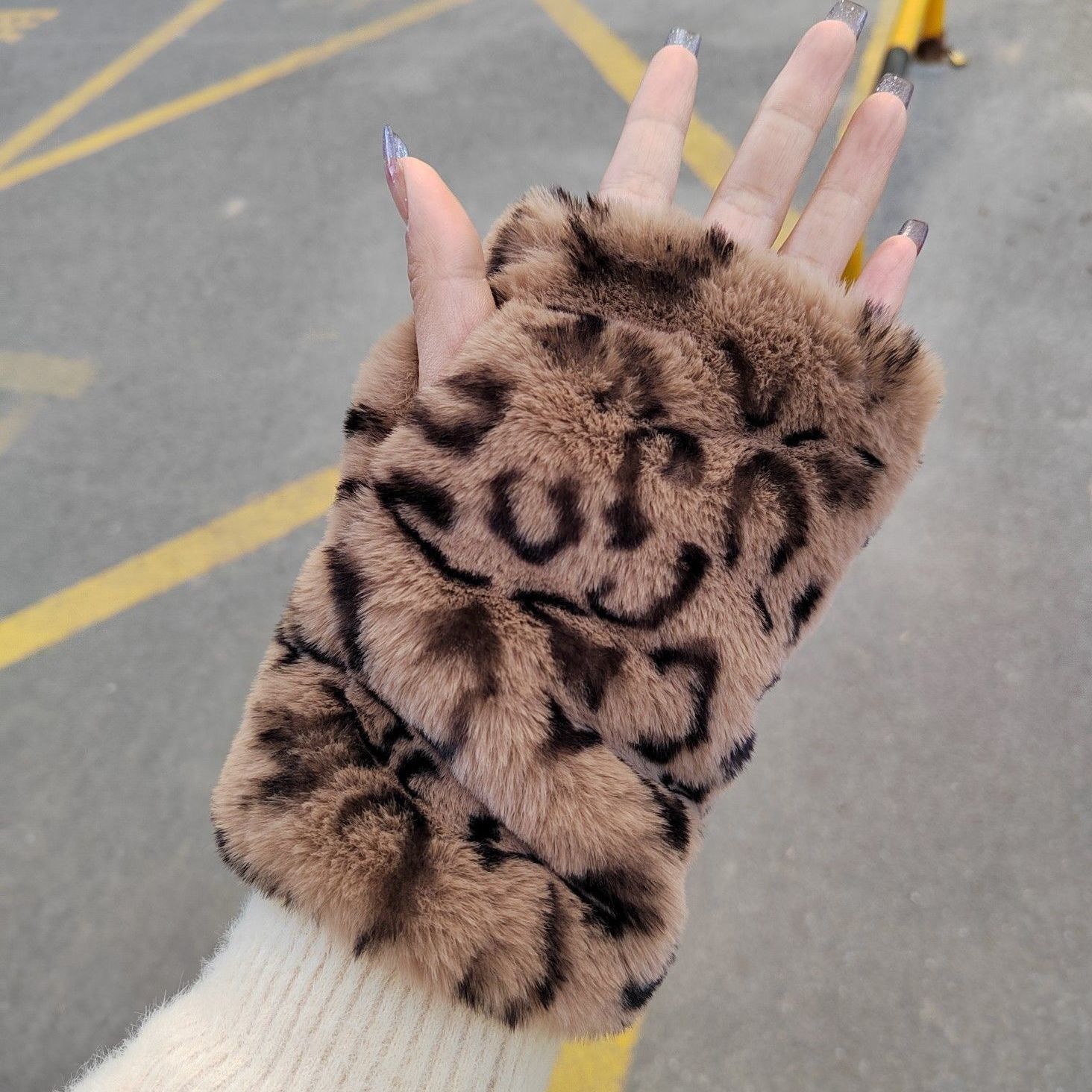 半指手套冬韩版学生可爱保暖豹纹仿皮草獭兔毛加厚毛绒露指手套女