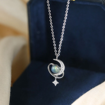 气质月光石星球项链厂家批发时尚星月吊坠女灰色镶钻高级感锁骨链