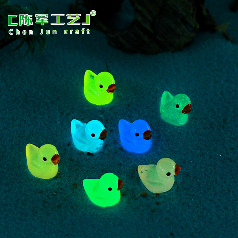 Seven Colors Noctilucent Duckling Doll Pendant Moss Micro Landscape Ornaments Creative Ornaments Decorations Resin Crafts