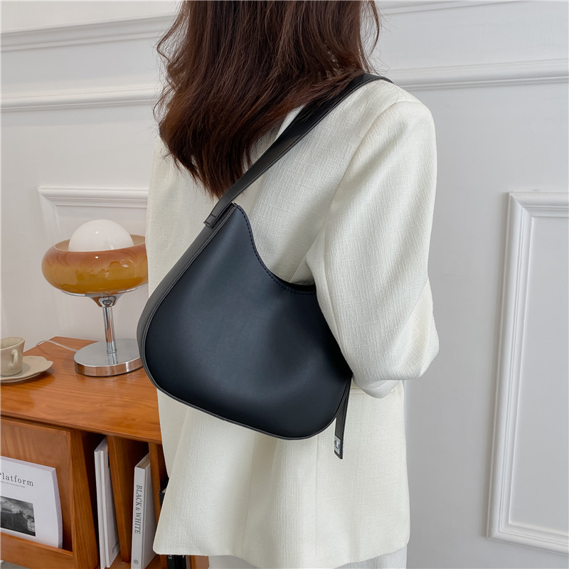 Trendy Women's Bags Sense Women's Bag Underarm Bag Winter Minimalist Trendy with Lock Texture Large Capacity Shoulder Bag