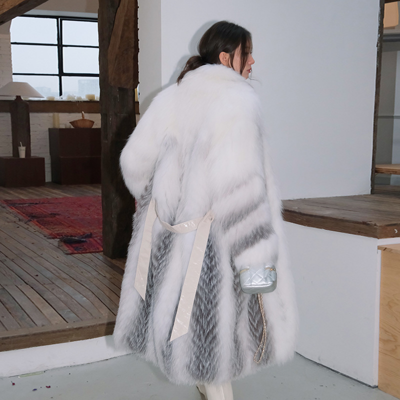 aus「初冬绮梦」芬兰进口十字狐狐狸毛皮草外套女霸气长款海宁冬
