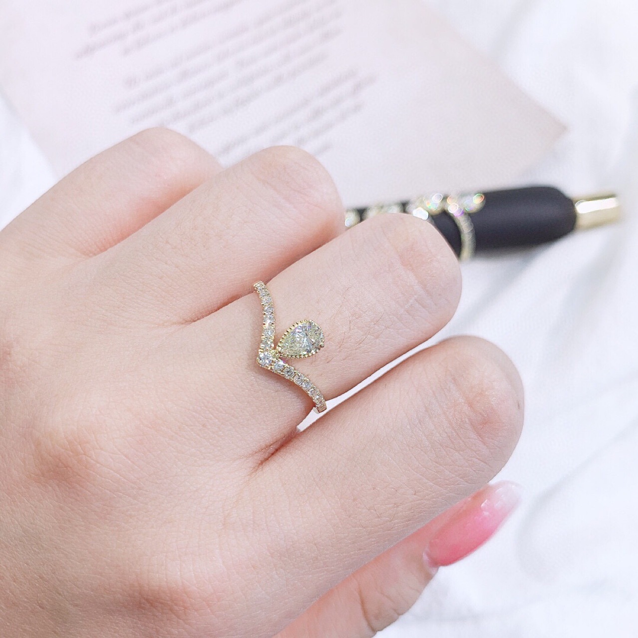 雅度珠宝 18k金钻石戒指 水滴形天然南非钻石戒指 工厂批发可代发