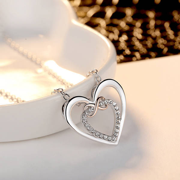 South Korea Cross-Border New Two-Color Love Necklace Women's Simple Fashion Heart-Shaped Necklace Platinum Rose Gold Clavicle Chain