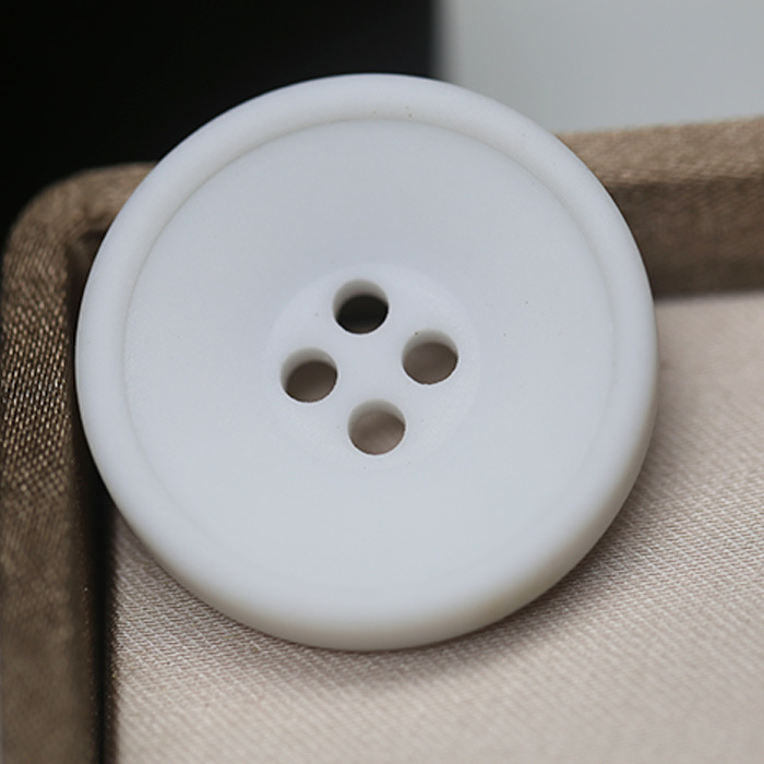 欧美时尚高档四眼大衣风衣外套磨砂白色哑光纽扣子休闲西服西装女