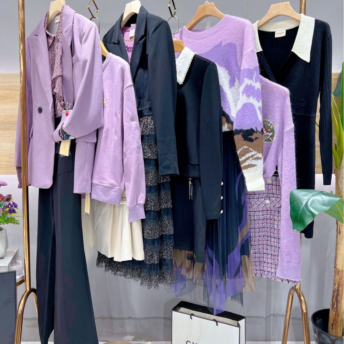 云上写生品牌女装批发折扣实体店直播间清仓尾货新款