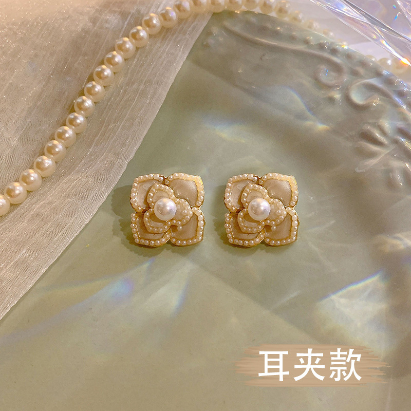 French Retro Non-Piercing Ear Clip Niche Pearl Earrings High-Profile Earrings Earrings Eardrops Ear Hanging Wholesale