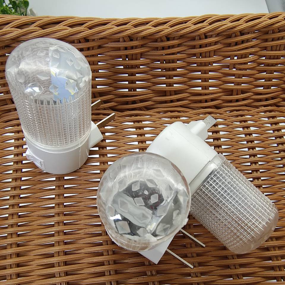 新款3瓦小夜灯插电led节能灯室内照明灯具小灯泡壁灯一元两元百货