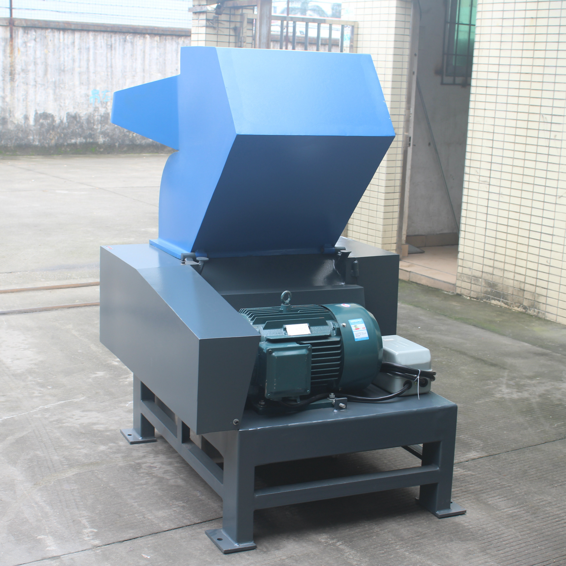 0成交1件工业强力型塑料筐破碎机 600型塑料熔喷布粉碎机