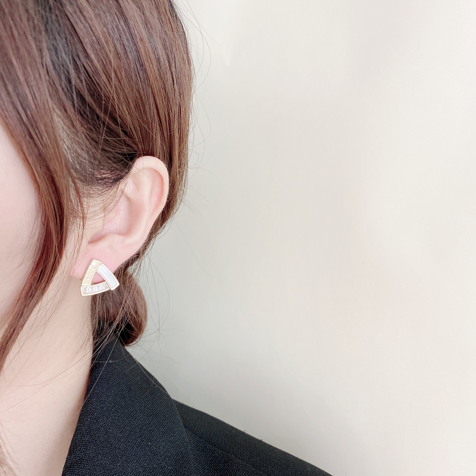 Needle Korean Style Simple Graceful Triangle Earrings All-Match Shell Earrings Commuter Students Petite Earrings Tide