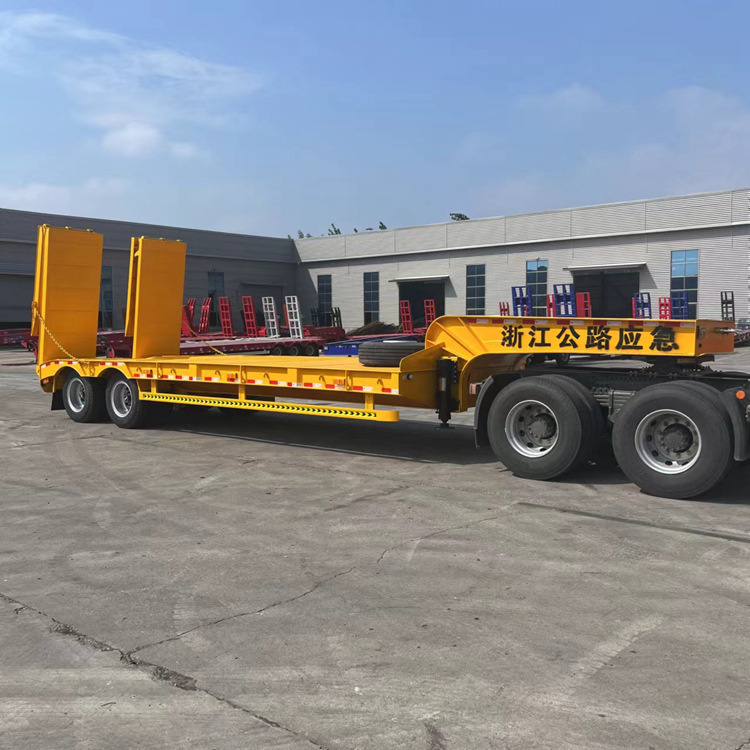 12米钩机板半挂车 大型车辆设备运输车 二轴折叠式双节液压爬梯