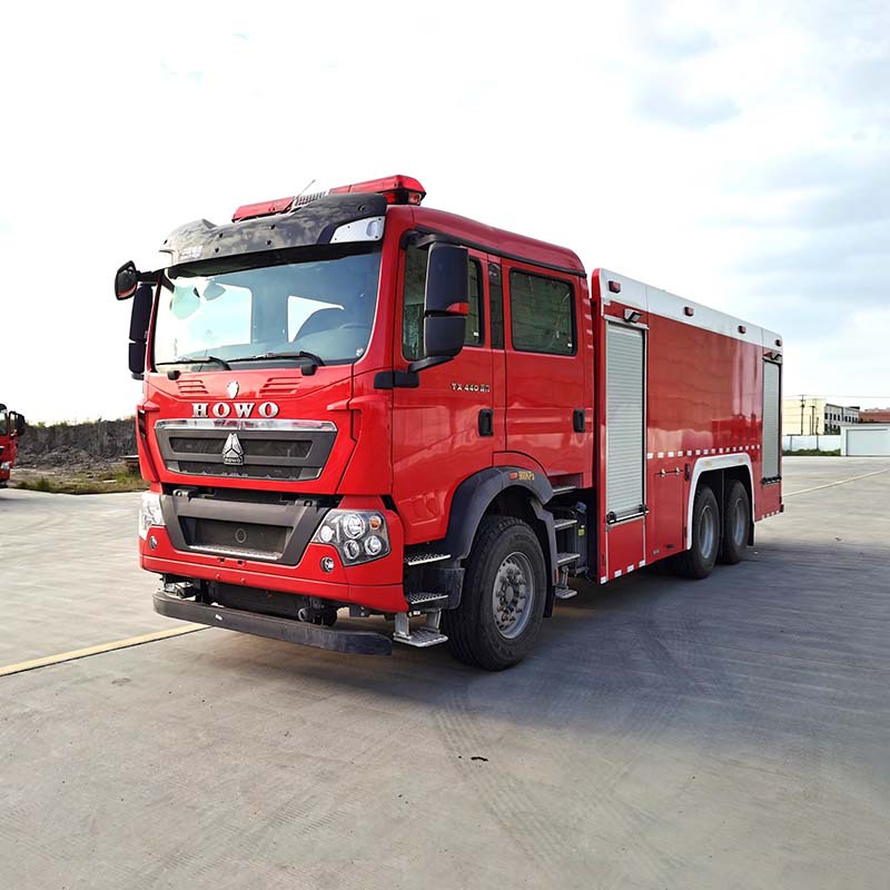 16吨水罐消防车 适宜消防队员乘用 装备各类消防器材 灭火剂-阿里巴巴