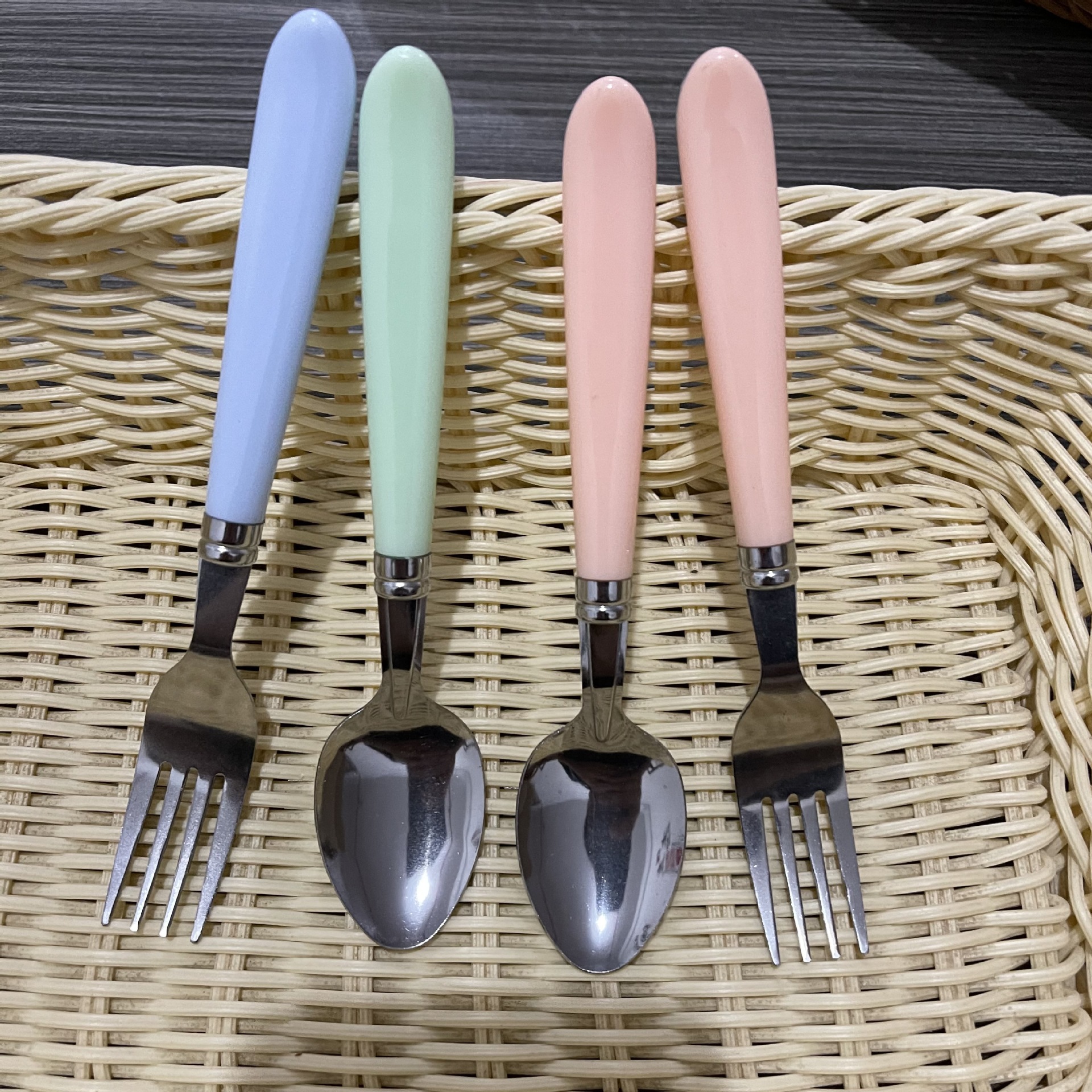 Candy Color Spoon Fork Plastic Handle Spoon Fork Student Children Spoon Spoon Fork Color Handle Meal Spoon 1 Yuan Gift Goods Wholesale