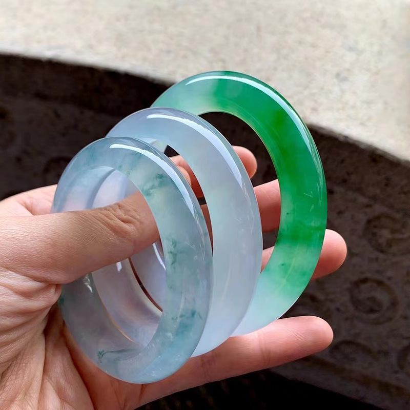 缅甸天然a货翡翠手镯玻璃种蓝水冰种飘花满绿玉镯贵妃镯女带证书