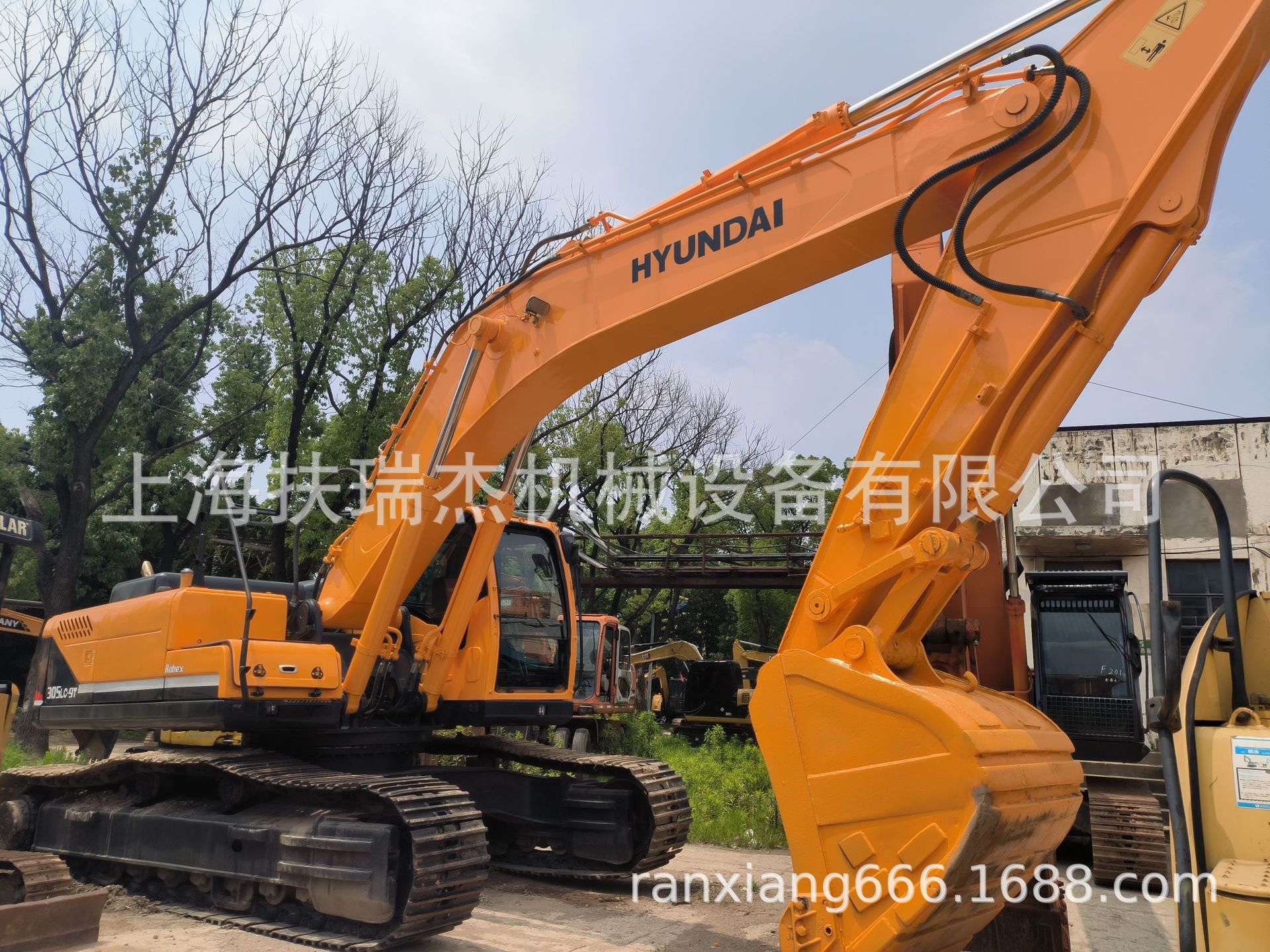 现代305lc-9t挖掘机30吨钩机现代225挖机