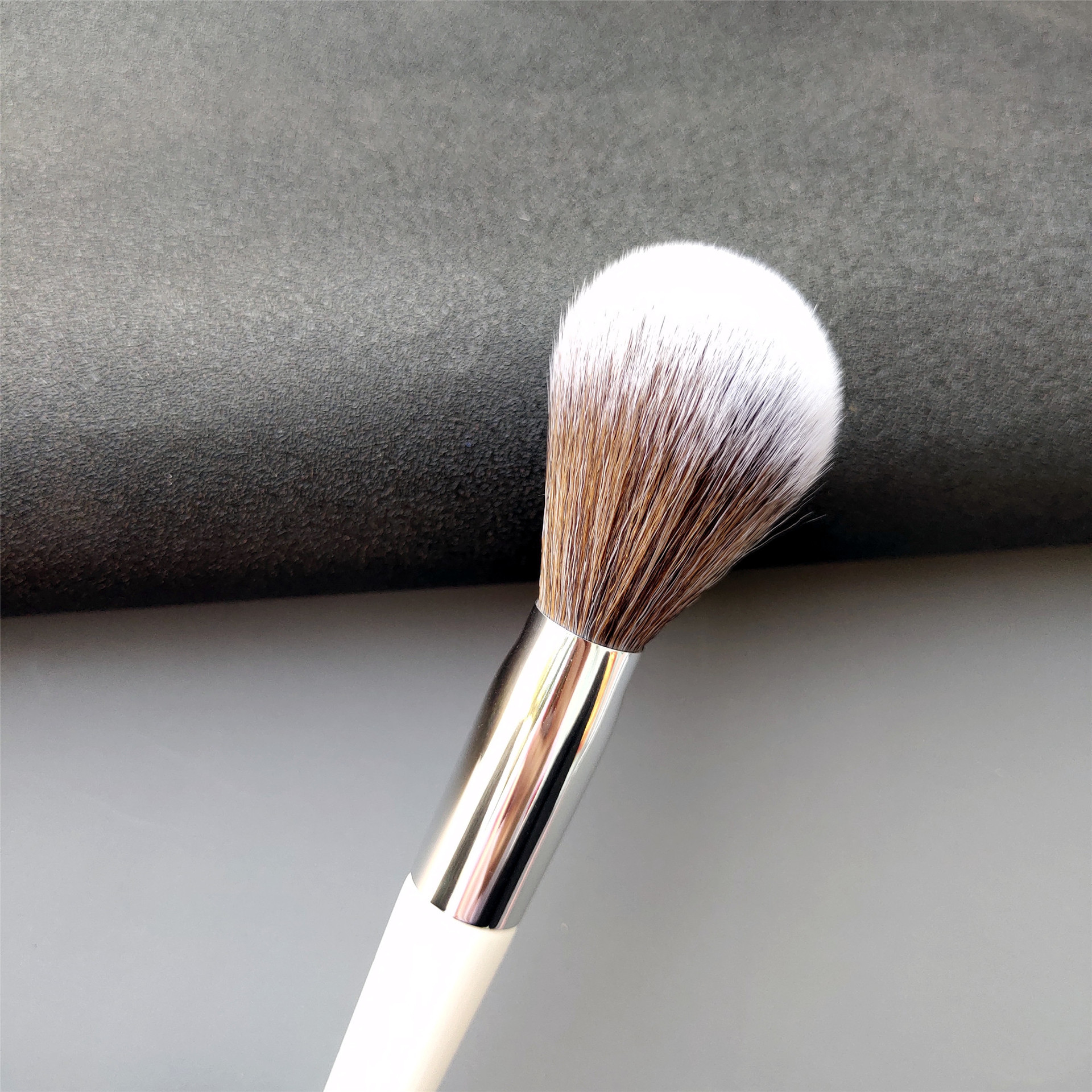 王霏霏推荐 filli 880大号扁头散粉刷蜜粉刷粉饼刷沧州化妆刷