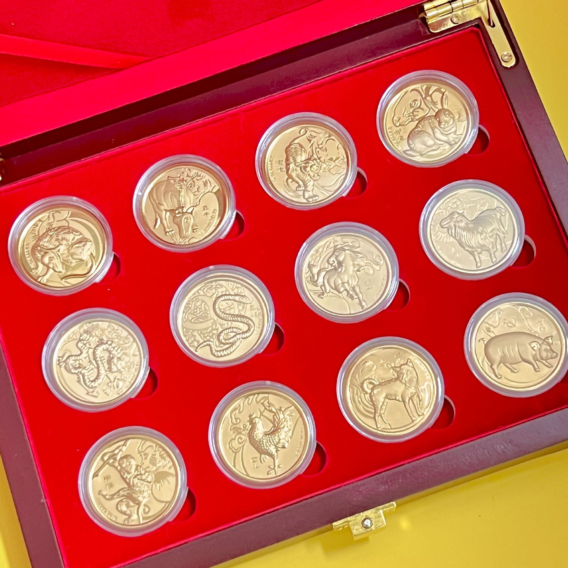 2024龙年十二生肖纪念币徽章金箔贺岁金币保险银行会销商务礼品