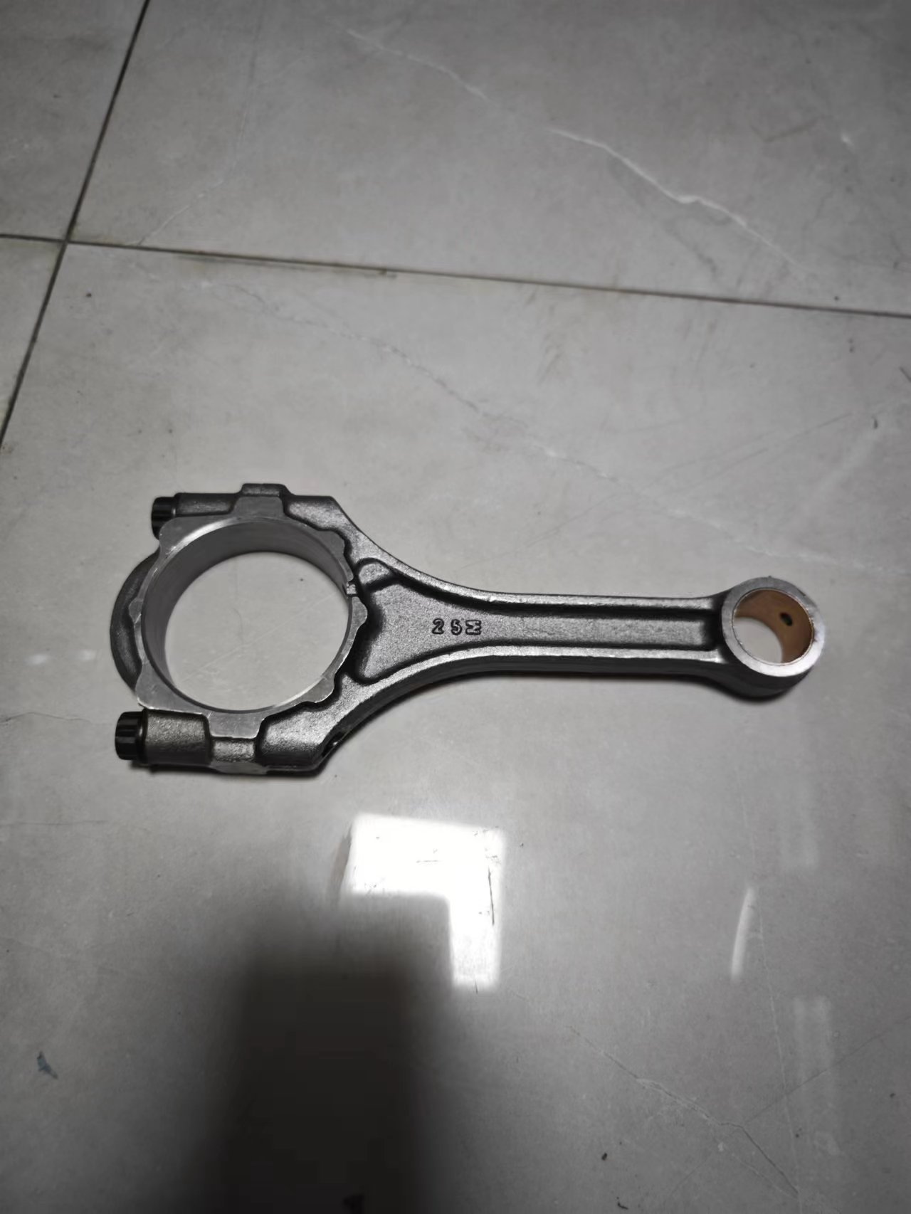 批发汽车零件锻造连杆用于hilux hiace 2trfe 13201