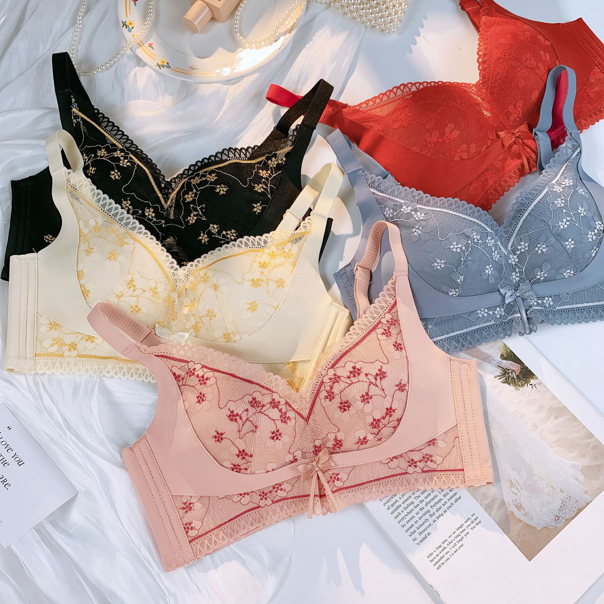 刺绣星花蕾丝温变功能中厚杯调整型内衣女舒适无钢圈性感文胸套装