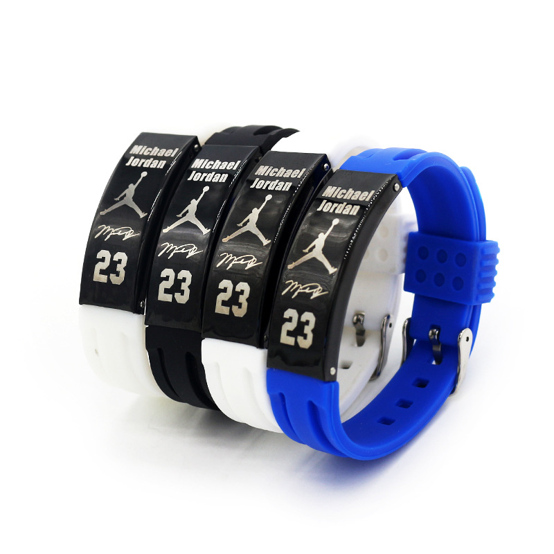 nba篮球明星23号乔丹夜光运动硅胶腕带黑金属大表带钛钢手镯环圈