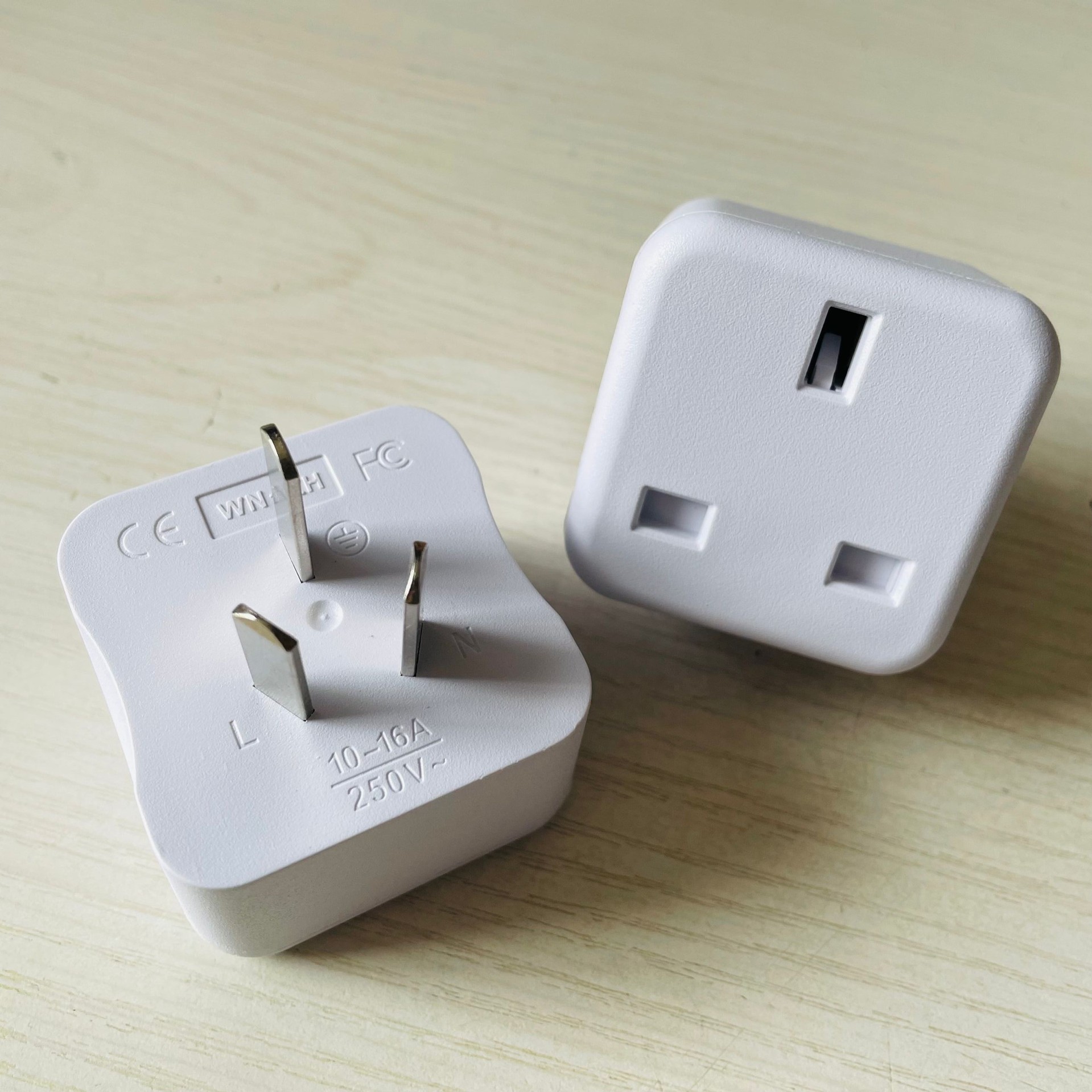 澳规三扁三角旅游转换插头香港英规英标10a充电器冲头带安全阀门