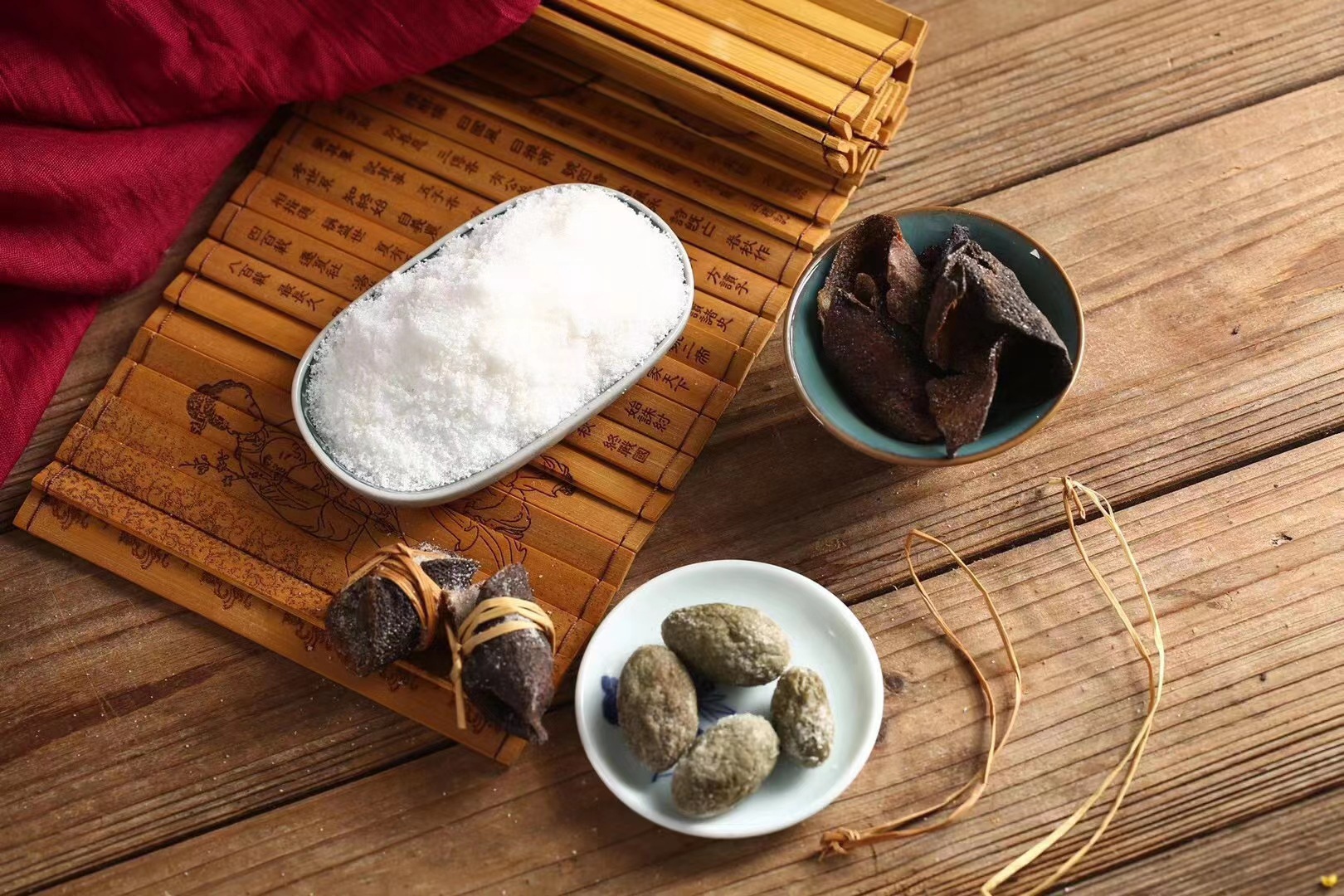 广东三宝茶五年新会陈皮咸榄禾杆草一斤约50粒三宝扎玻璃瓶礼盒装