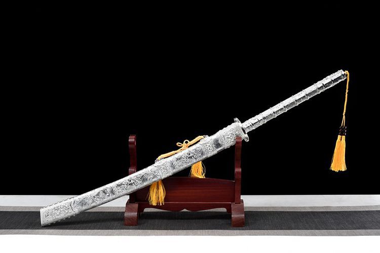 刀剑批发龙泉康熙宝刀战刀宝剑高锰钢烤蓝手工锻打长刀收藏未开刃