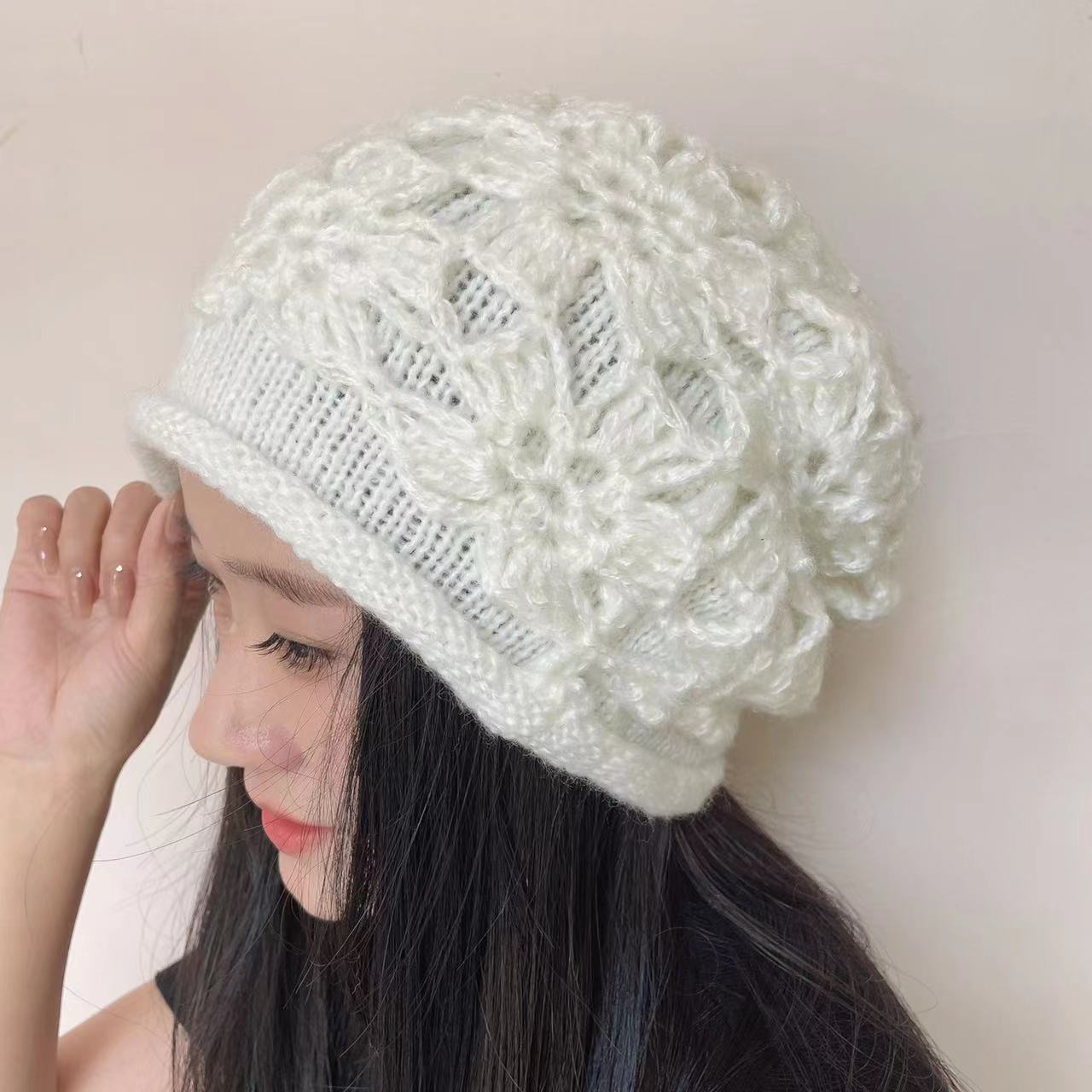 手工钩花帽子女秋冬百搭保暖柔软花朵套头帽双层针织毛线帽包头帽