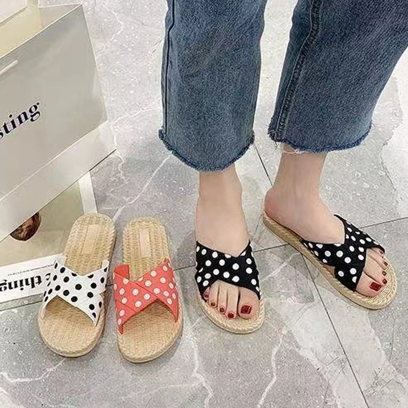 New Slippers Women's Summer Outdoor All-Matching Fashion Polka Dot Internet Celebrity Soft Bottom Flat Heel Ins Non-Slip Beach Shoes Women